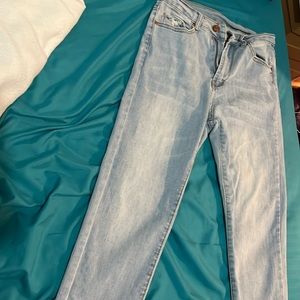 Light blue denim skinny jeans they’re very stretchy